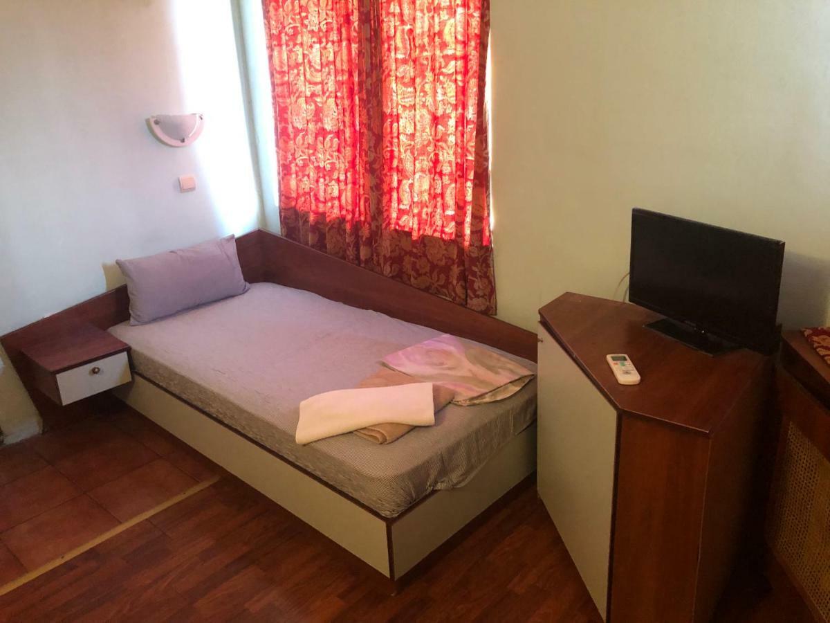 Hotel Amethyst Sofia Esterno foto