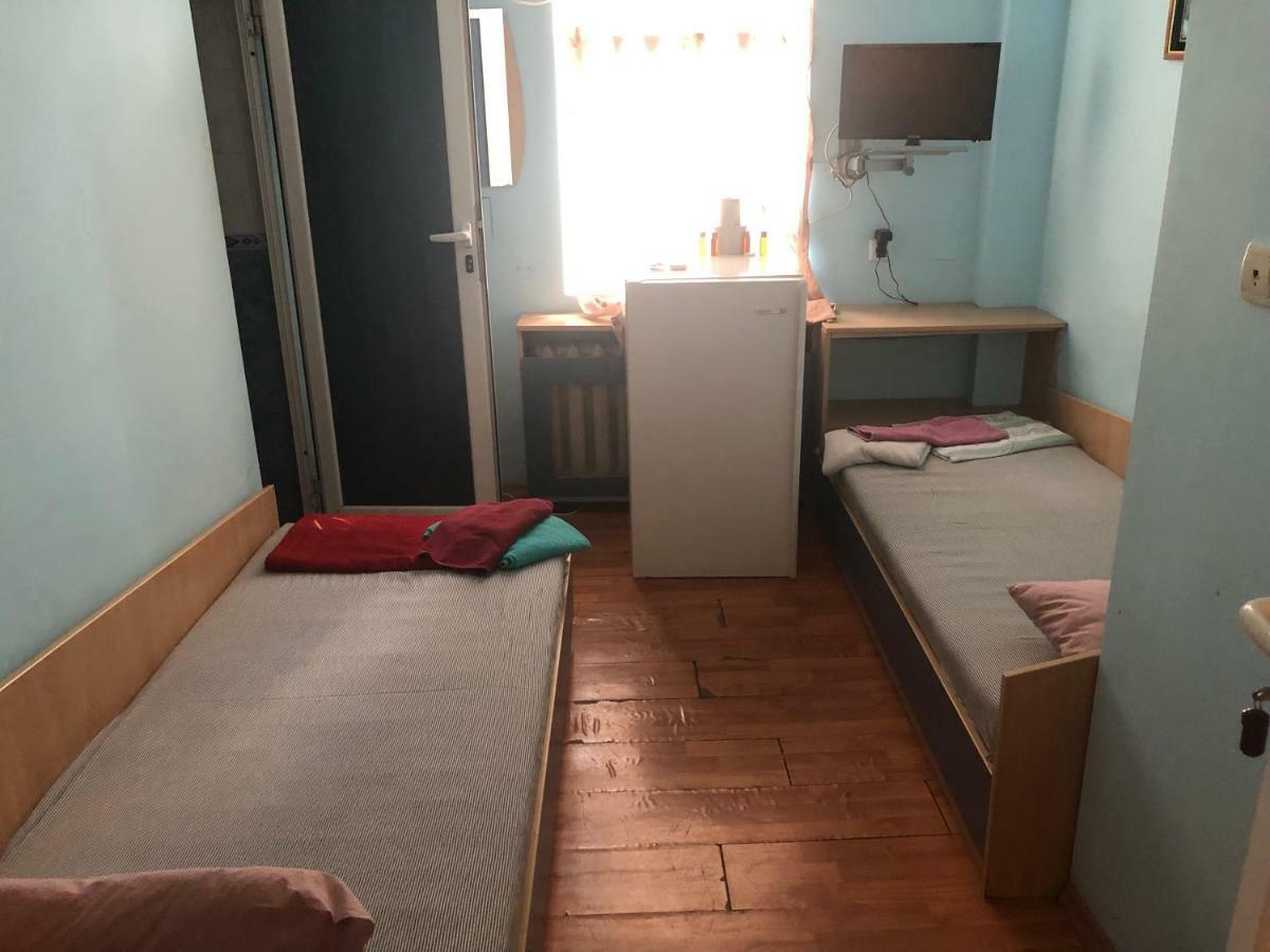 Hotel Amethyst Sofia Esterno foto