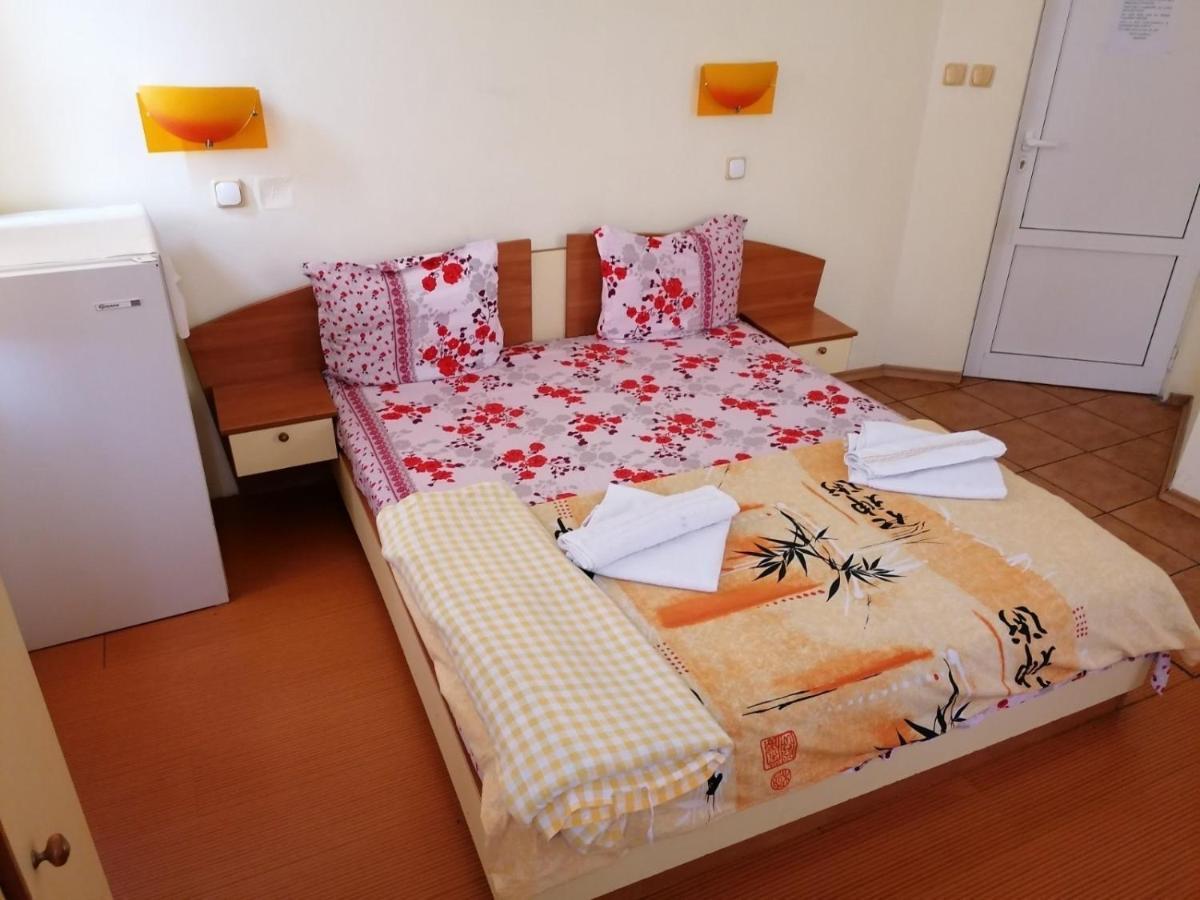 Hotel Amethyst Sofia Esterno foto